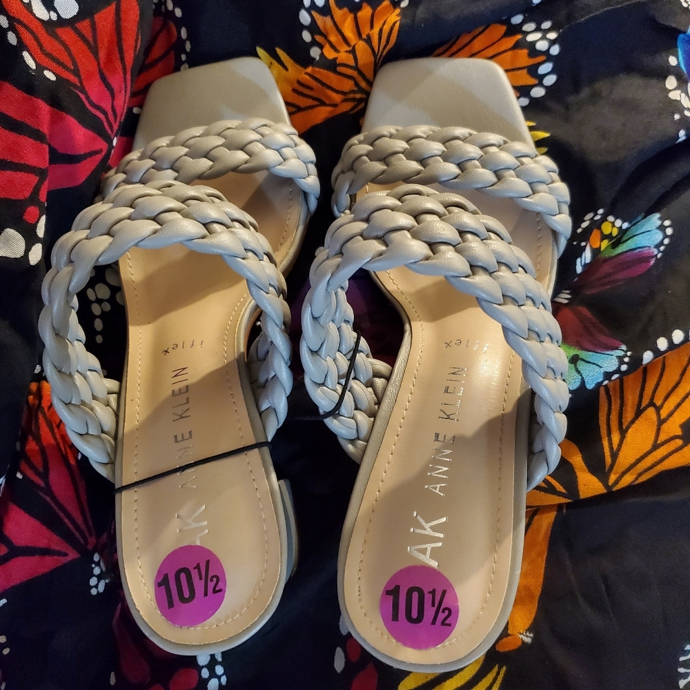 Womans shoes